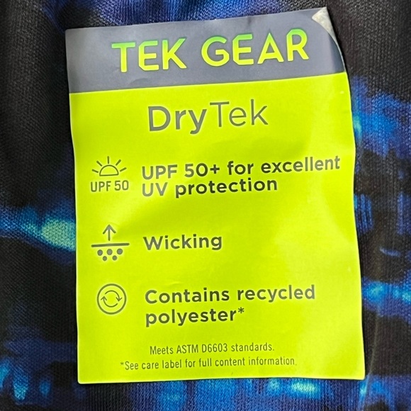 🆕 Tek Gear size small printed Dry Tek Shorts - Picture 2 of 7